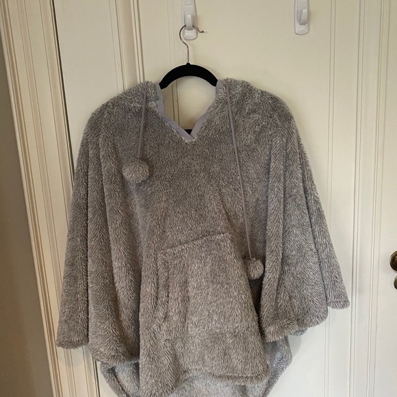 Cuddle Lounge Poncho - Picture 6 of 9